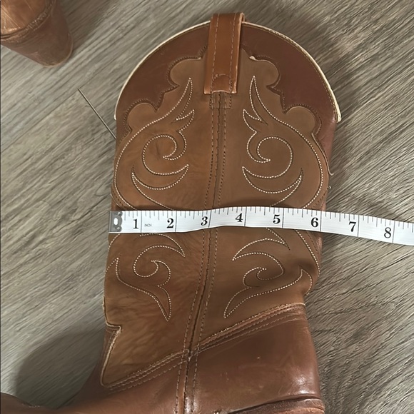 Brown Heeled Leather Boots with V-Cut Shaft. Made in the USA - Picture 5 of 8